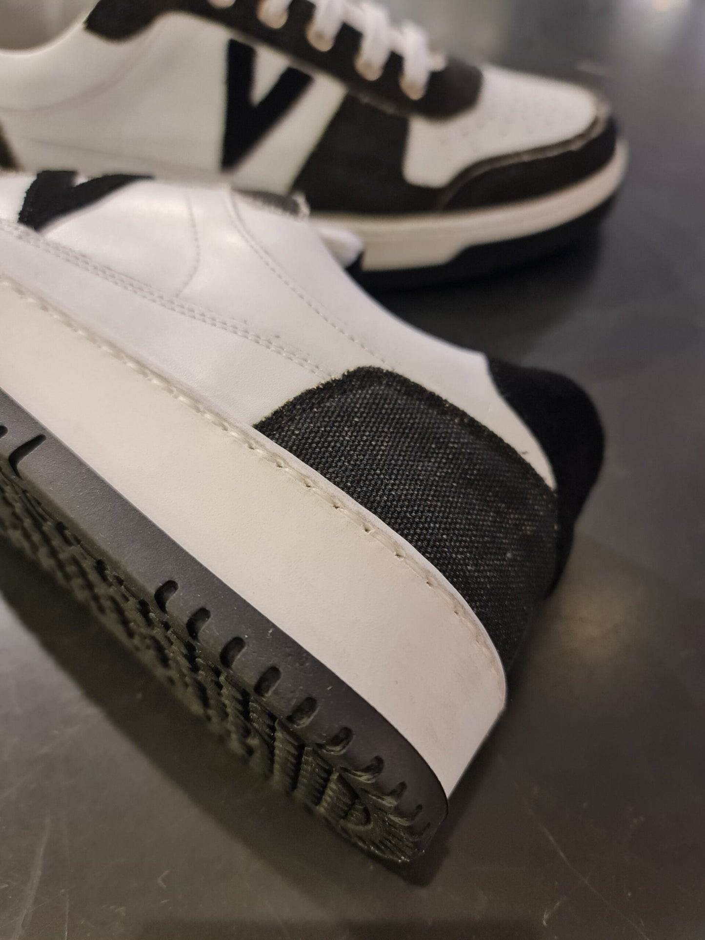 COLLEGE CON INSERTI IN DENIM