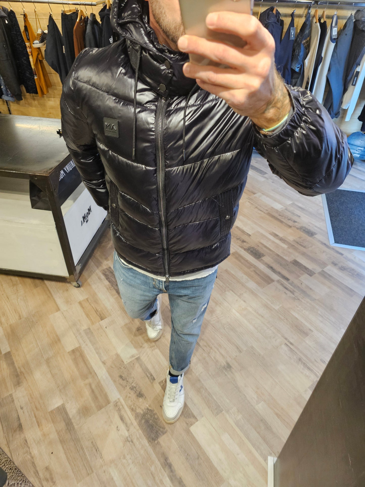 GIUBBINO NERO LUCIDO A.M