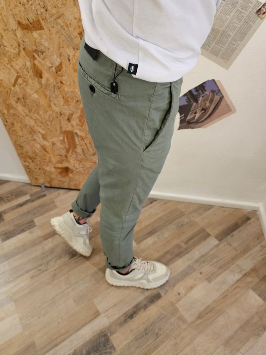 PANTALONE CHINO SALVIA ARMATURATO