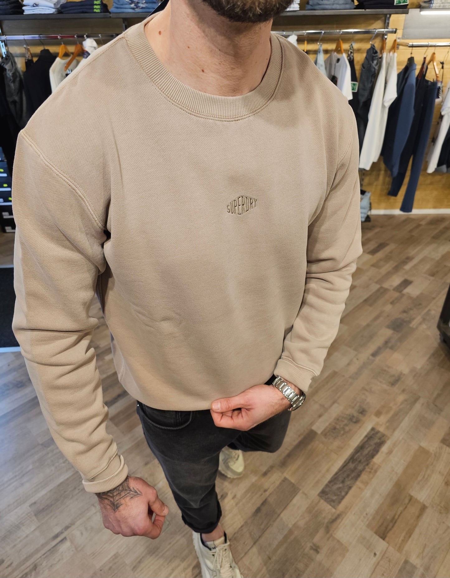 FELPA DESERT SUPERDRY