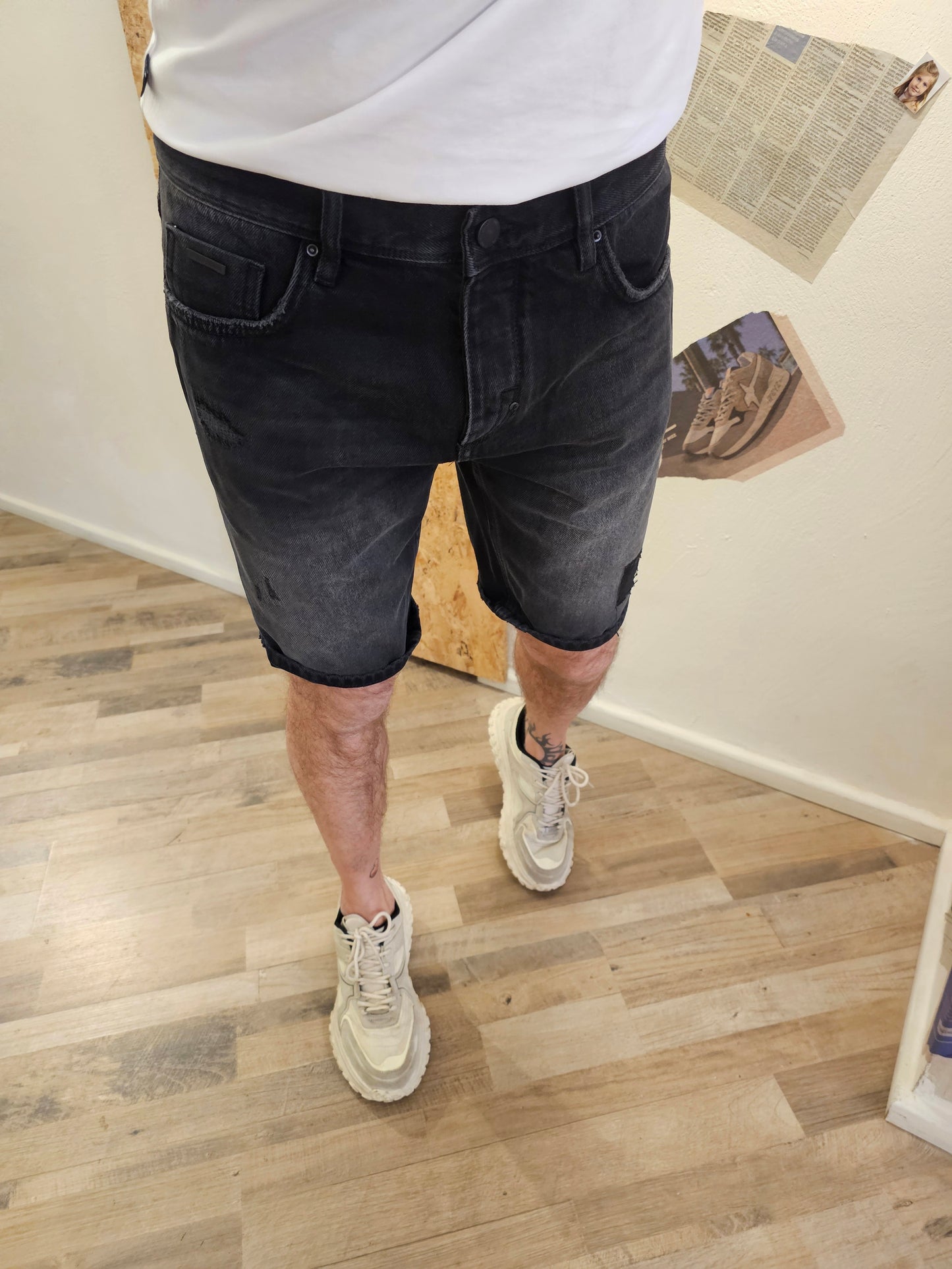PANTALONCINO ARGON NERO CON TOPPA
