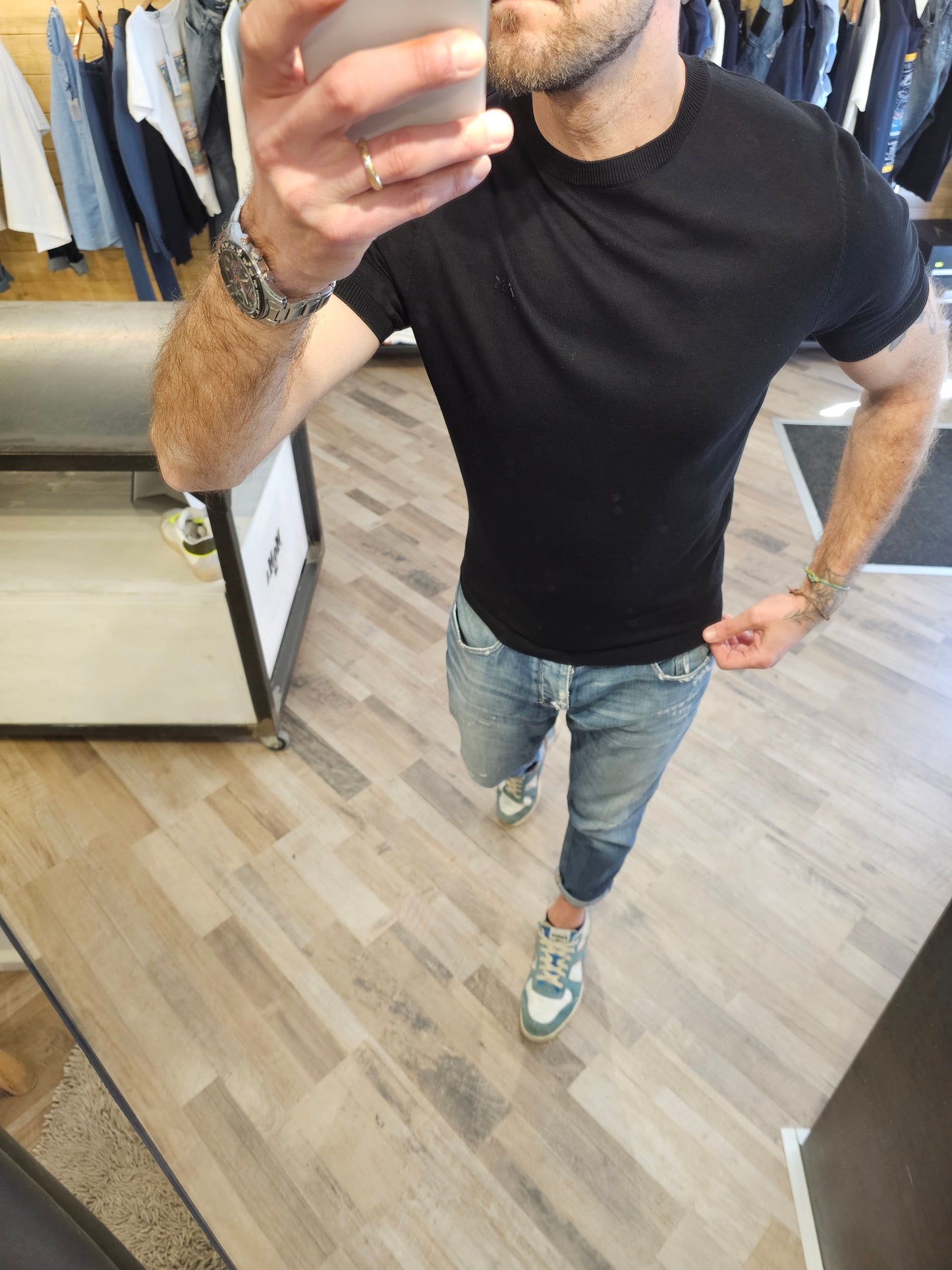 MAGLIA IN FILO NERA