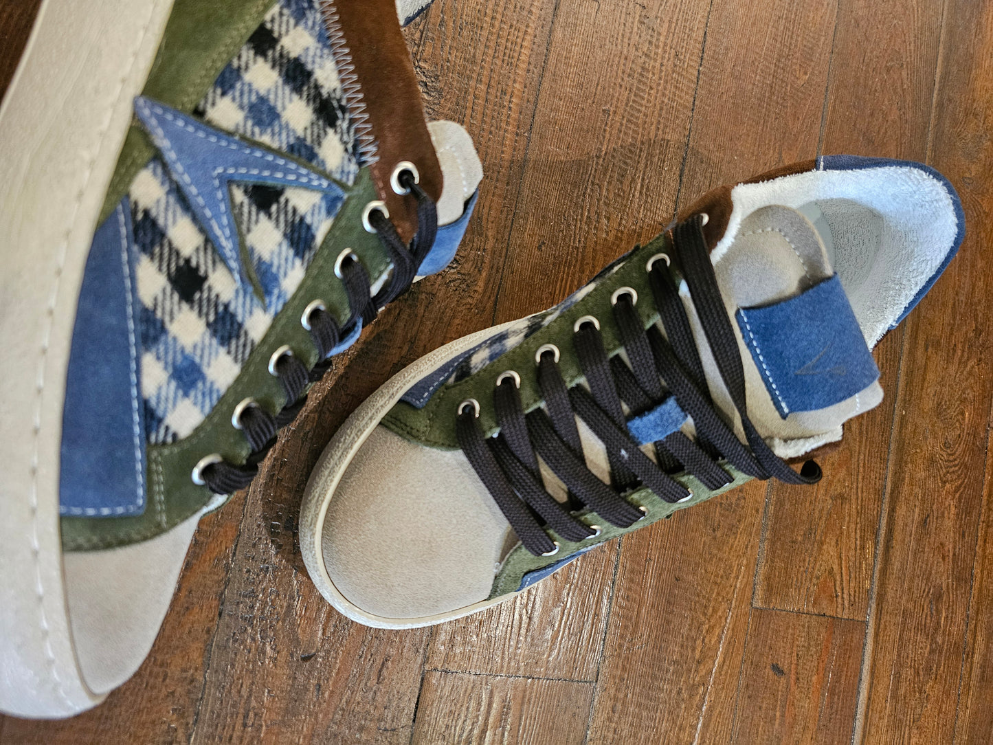 SNEAKERS V2 CHECK