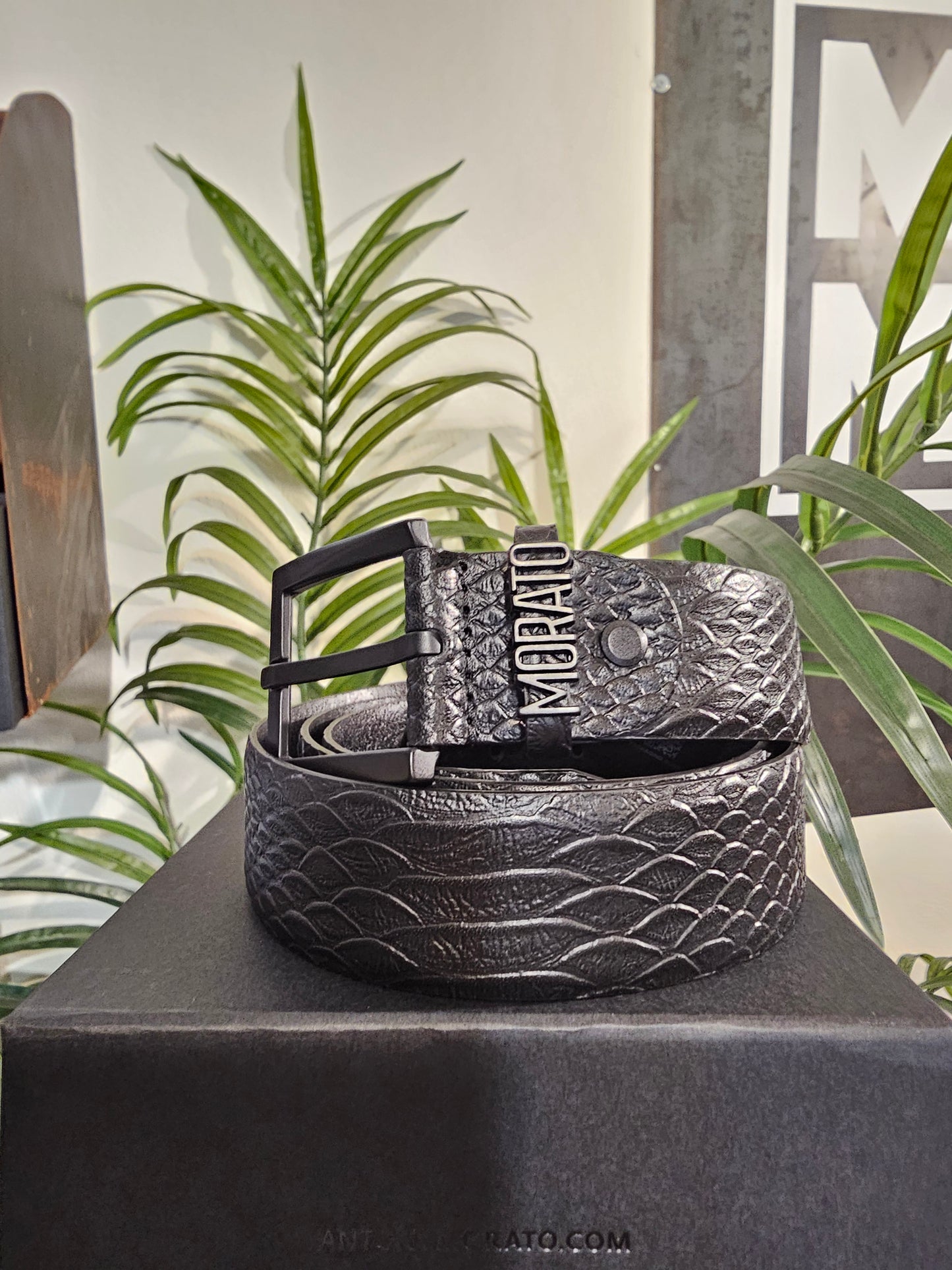 CINTURA NERA PELLE LAVORATA