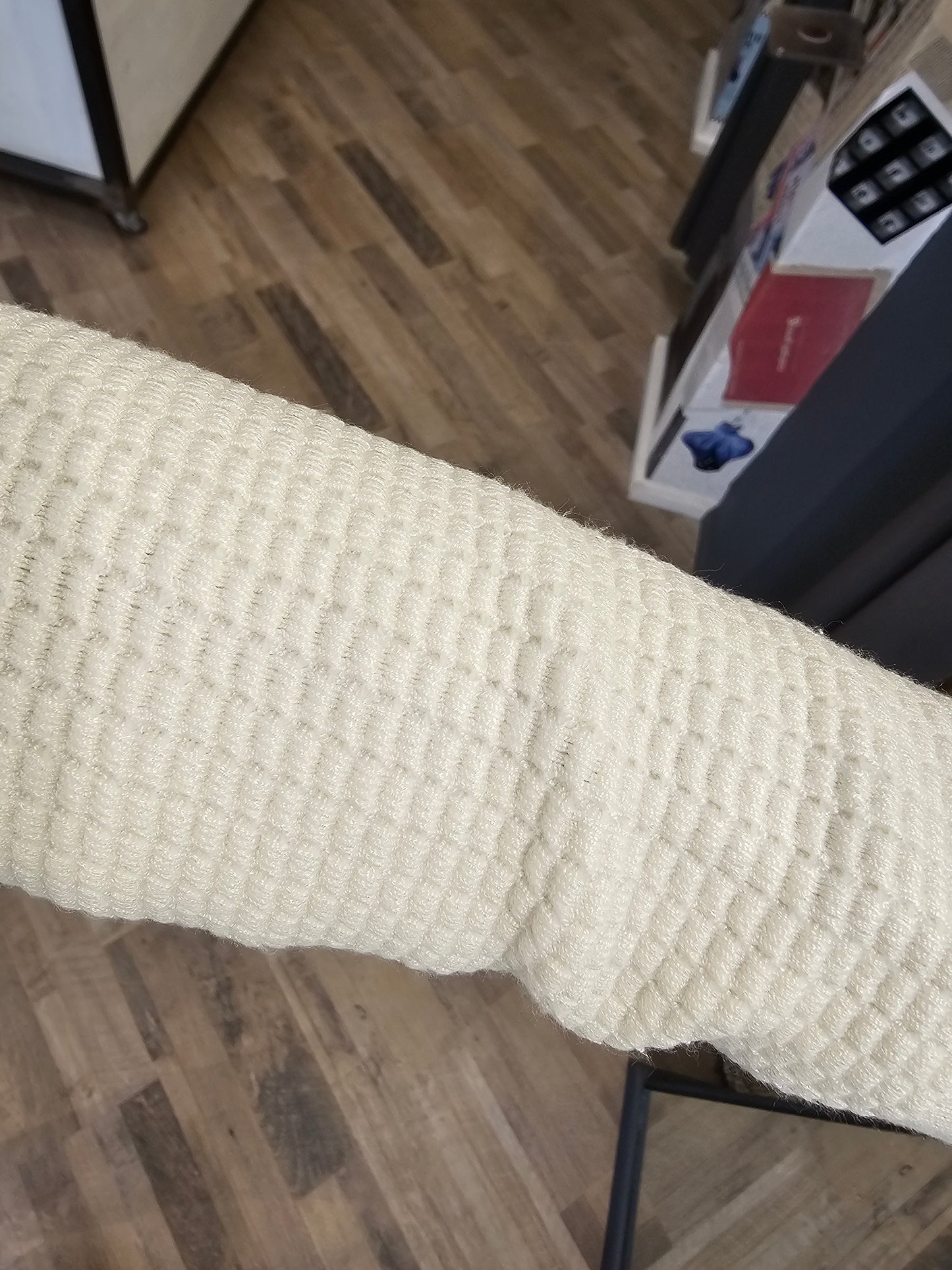 MAGLIA AVORIO MOTIVO IN RILIEVO