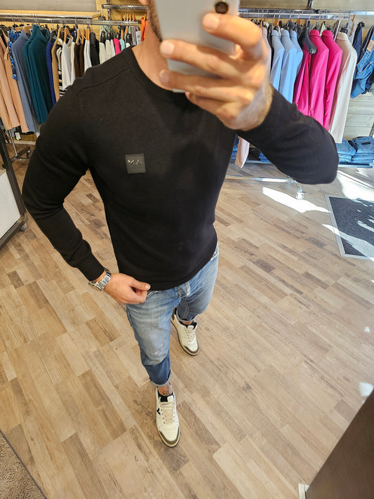 MAGLIA NERA DOPPIO TESSUTO