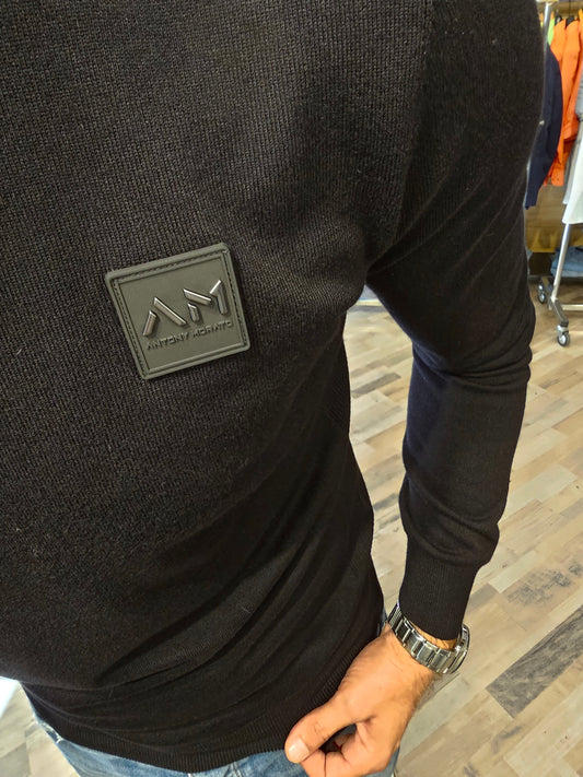 MAGLIA NERA DOPPIO TESSUTO