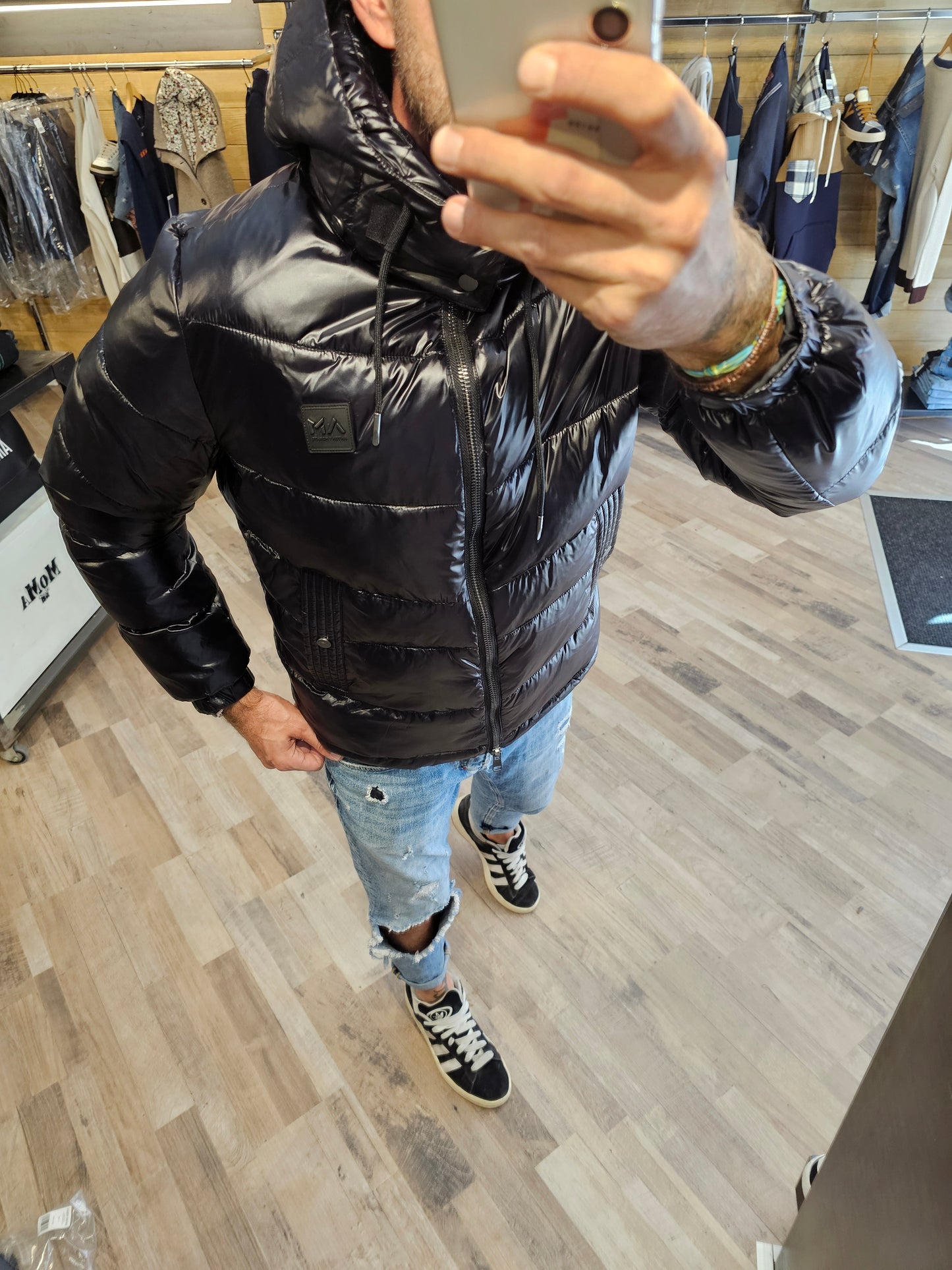 GIUBBINO NERO LUCIDO A.M