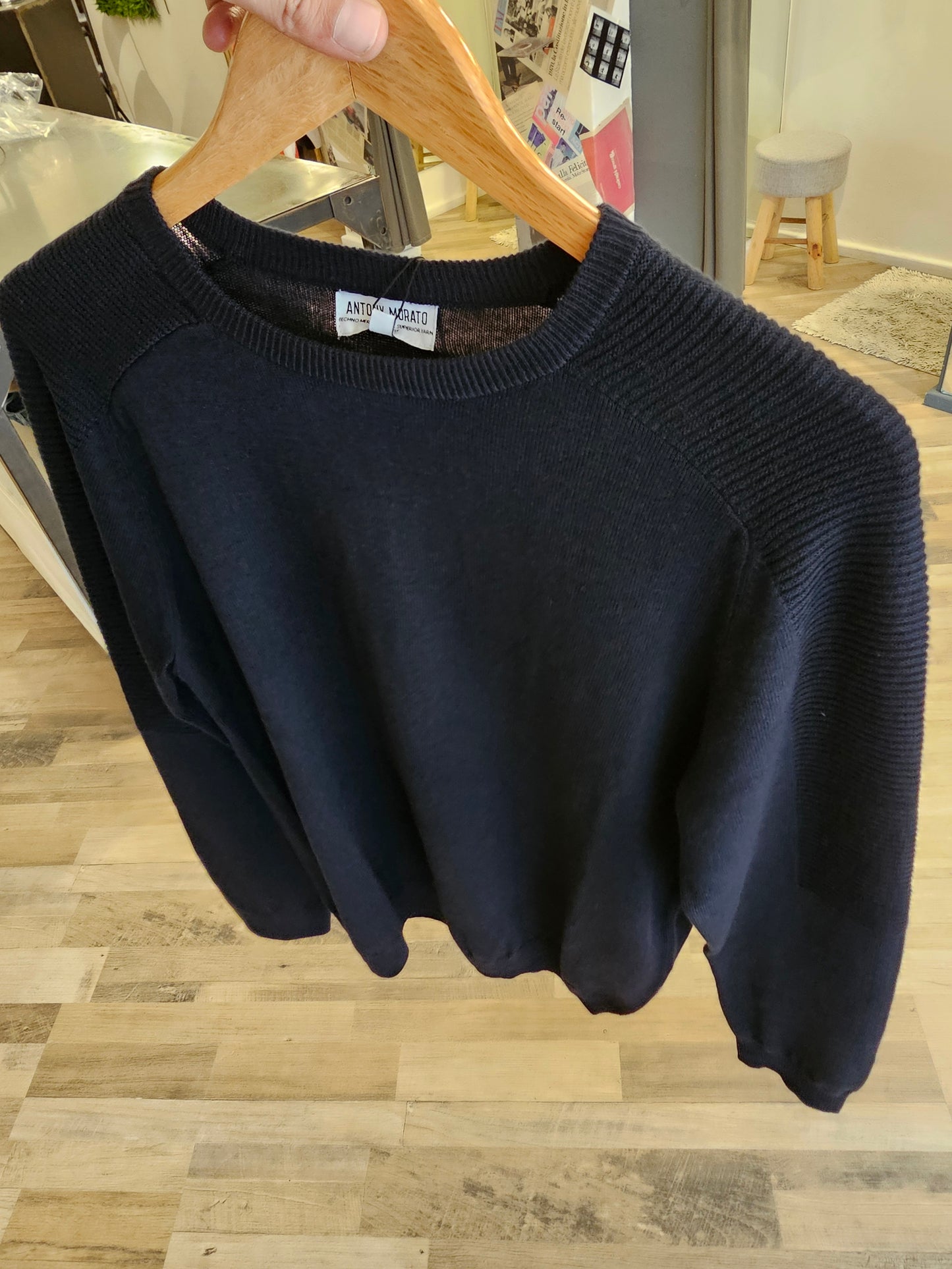 MAGLIA BLU MOTIVO MEZZO BRACCIO