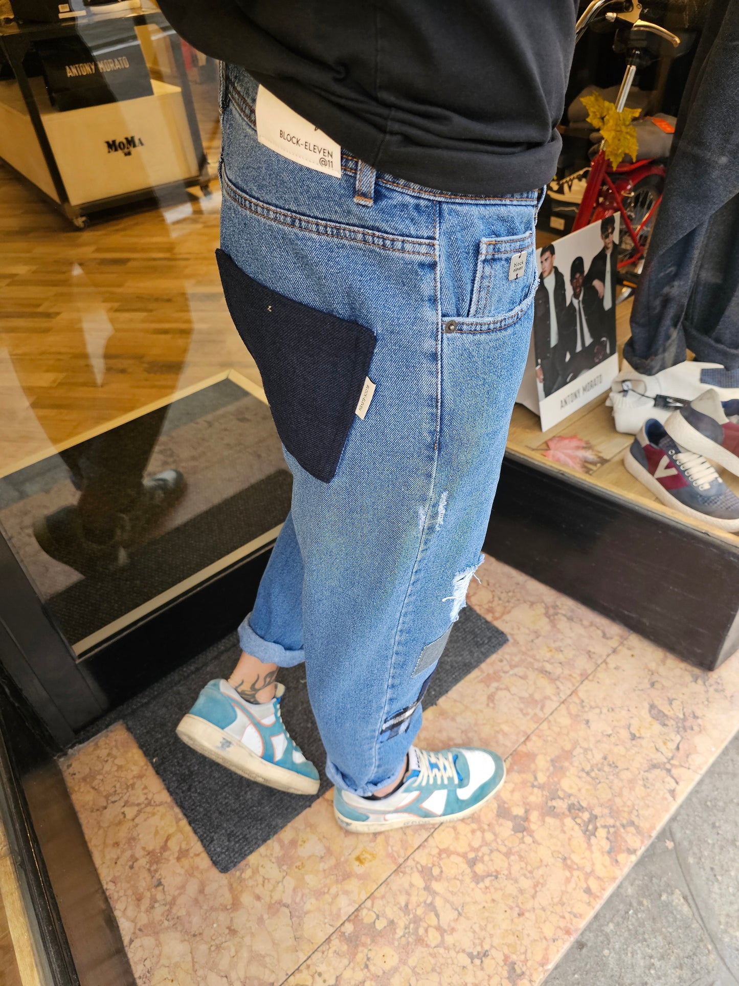 JEANS PATCH E VERNICE