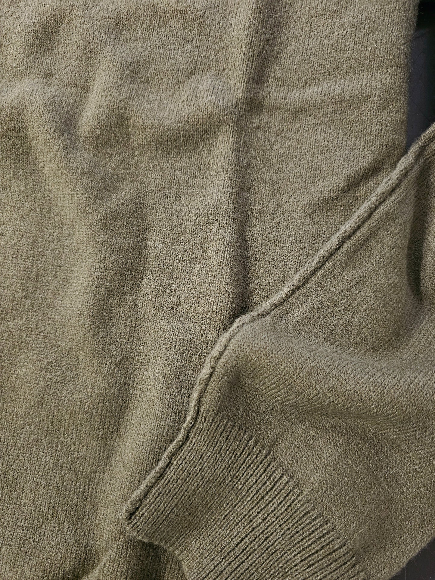 MAGLIA VERDONE CUCITURE CUCITURE A VISTA