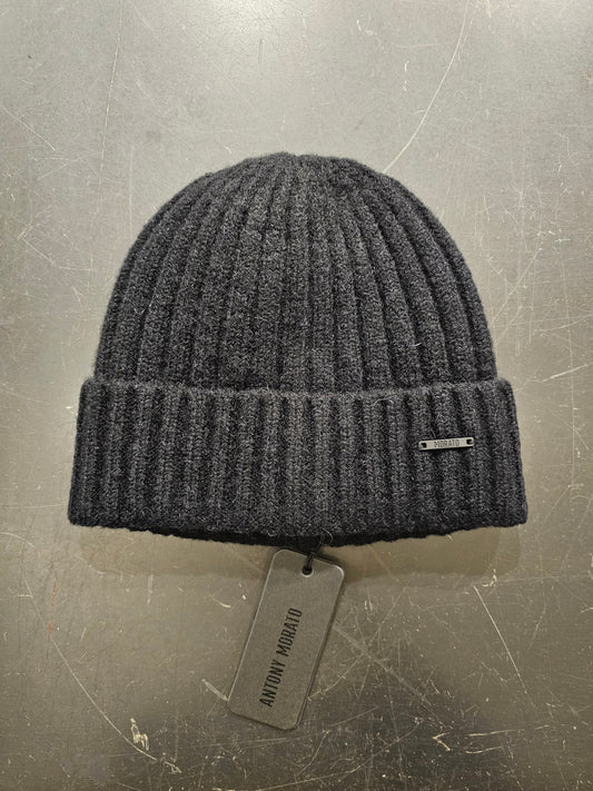 CAPPELLO NERO IN MAGLIA A.M