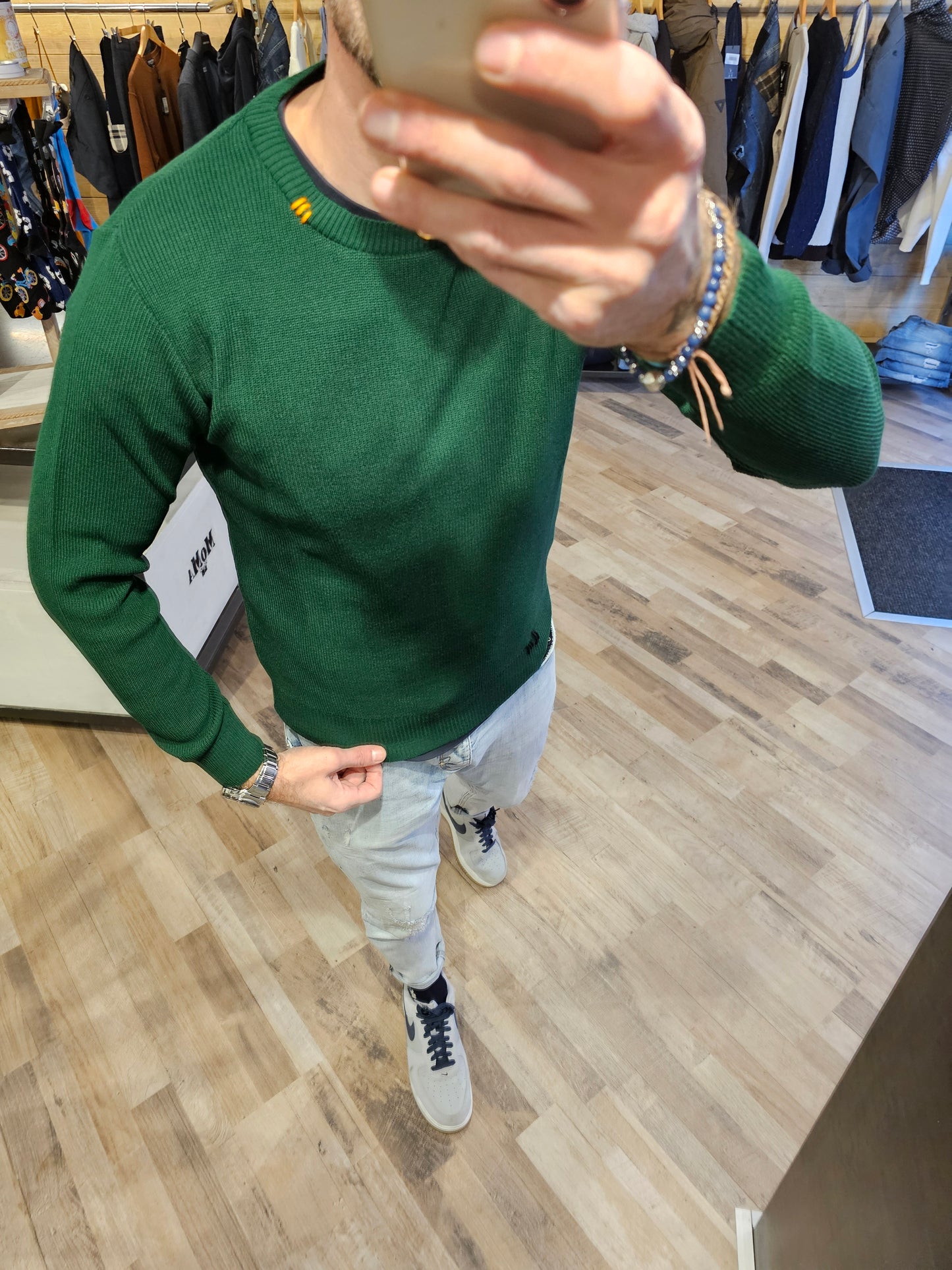 MAGLIA VERDE BOTTIGLIA CON CUCITURE A CONTRASTO