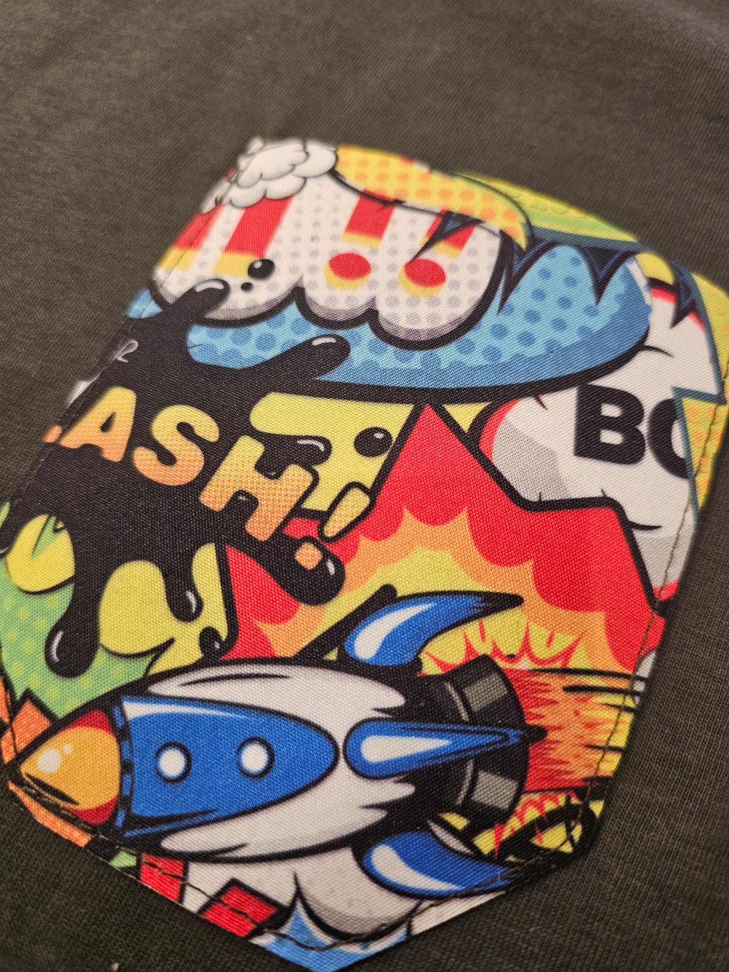 T-SHIRT VERDONE TASCHINO FUMETTO