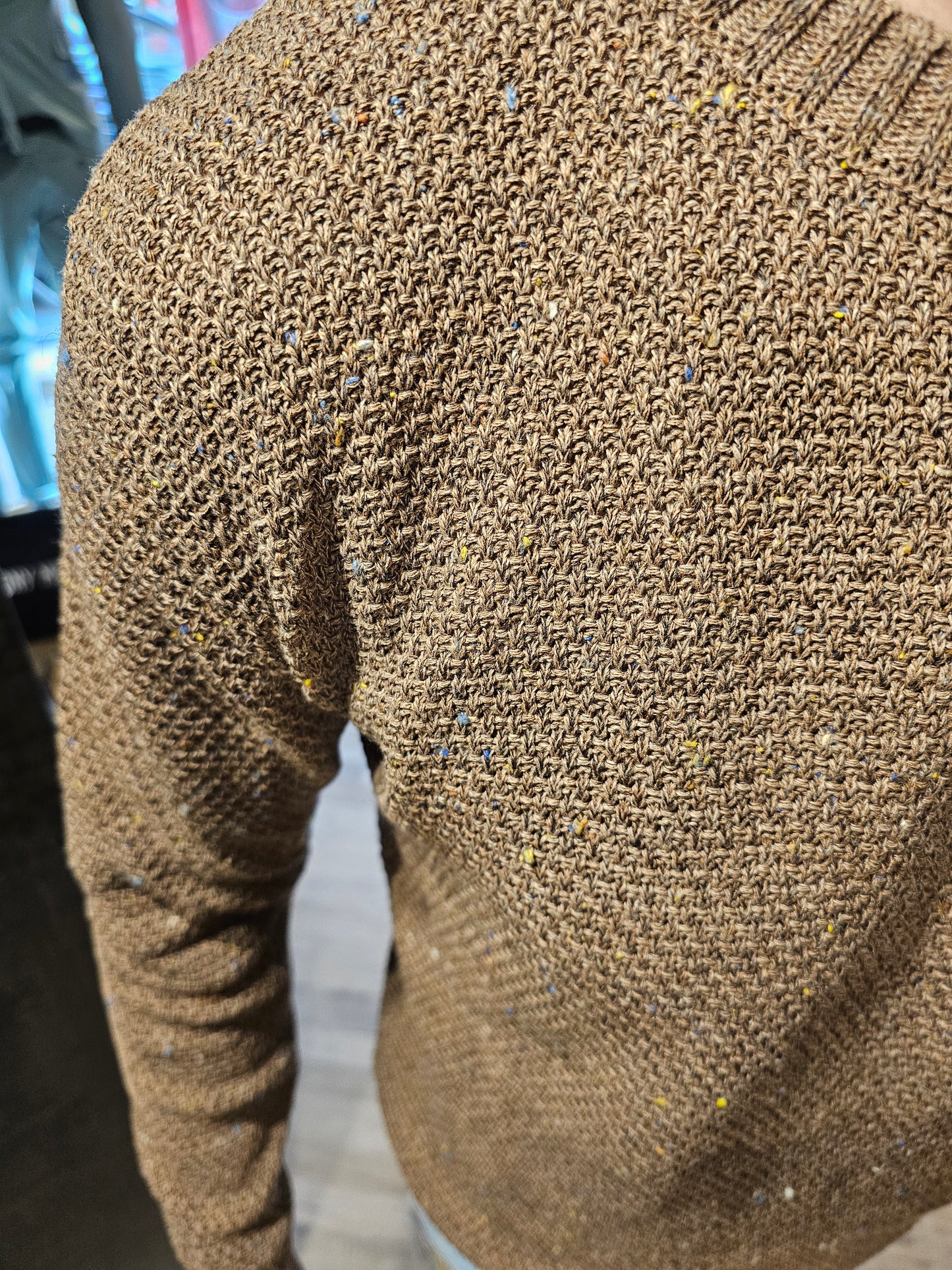 MAGLIA TABACCO CHICCO RISO PUNTINATO