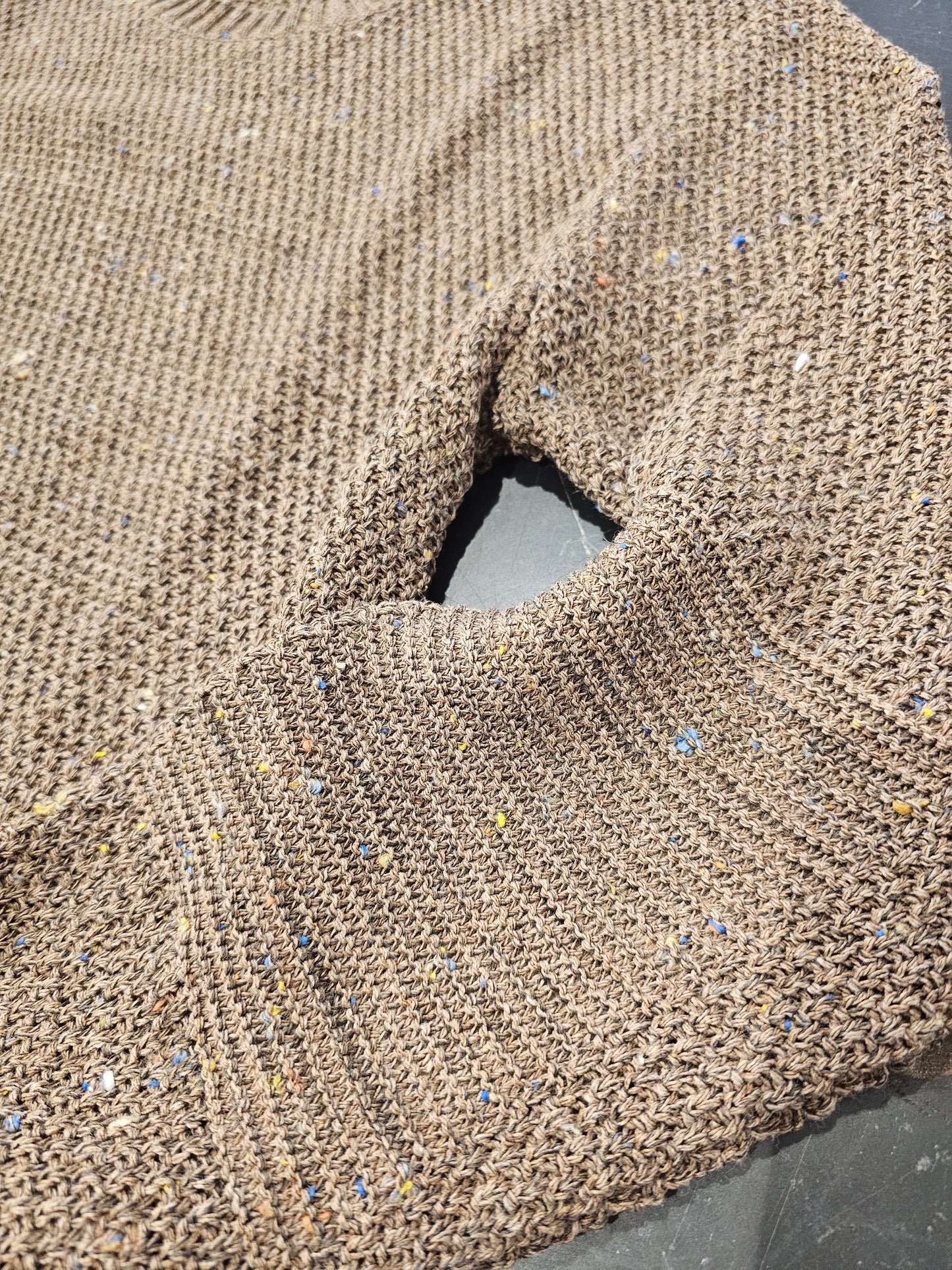 MAGLIA TABACCO CHICCO RISO PUNTINATO