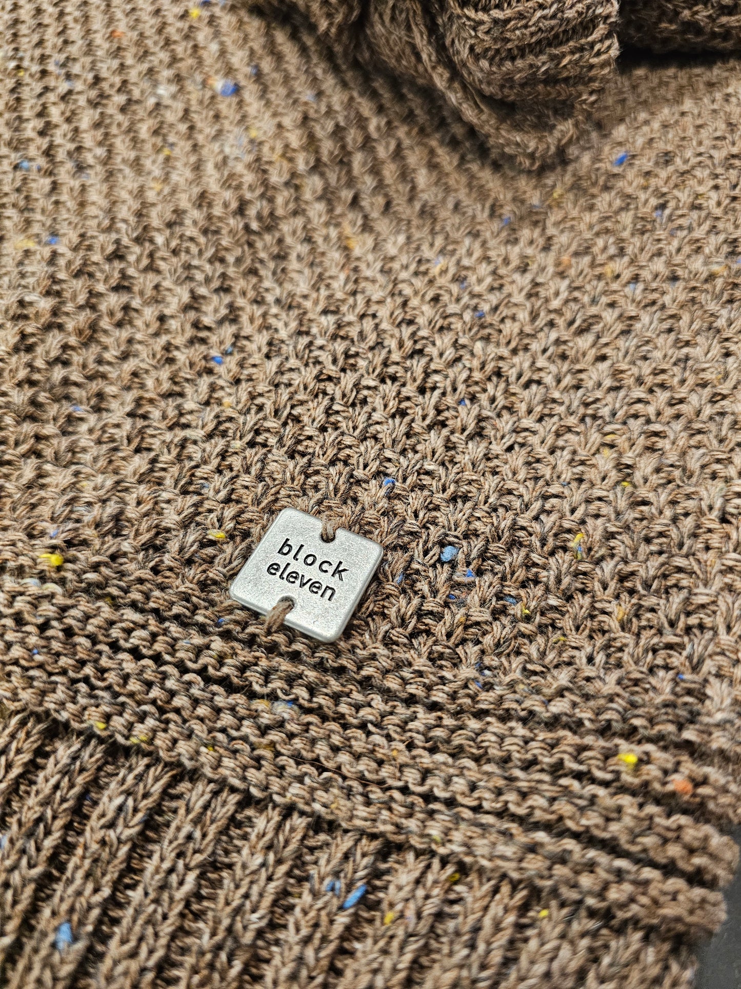 MAGLIA TABACCO CHICCO RISO PUNTINATO