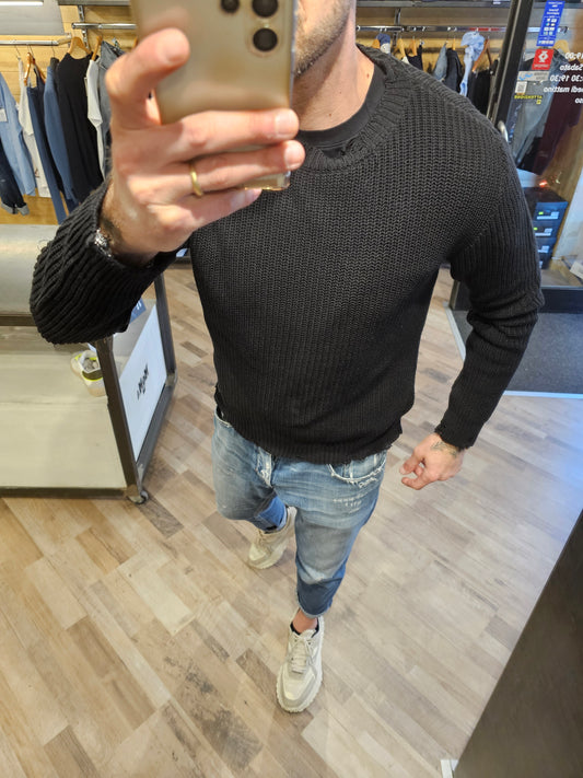 MAGLIA COTONE NERA ROTTURE