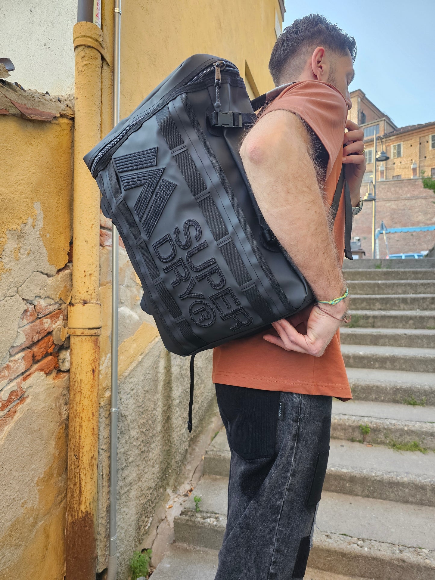 ZAINO PIATTO NERO SUPERDRY