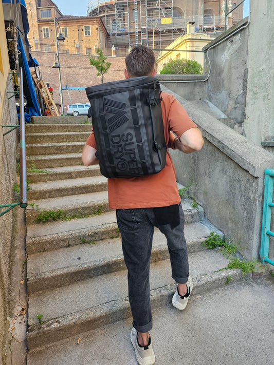 ZAINO PIATTO NERO SUPERDRY