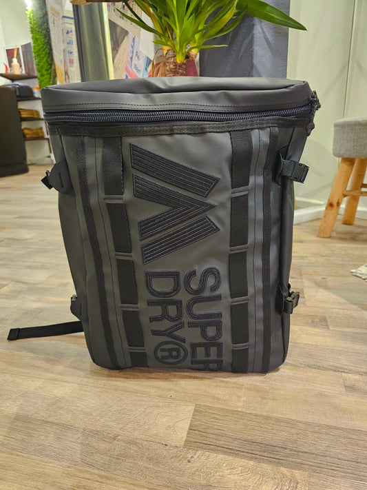 ZAINO PIATTO NERO SUPERDRY