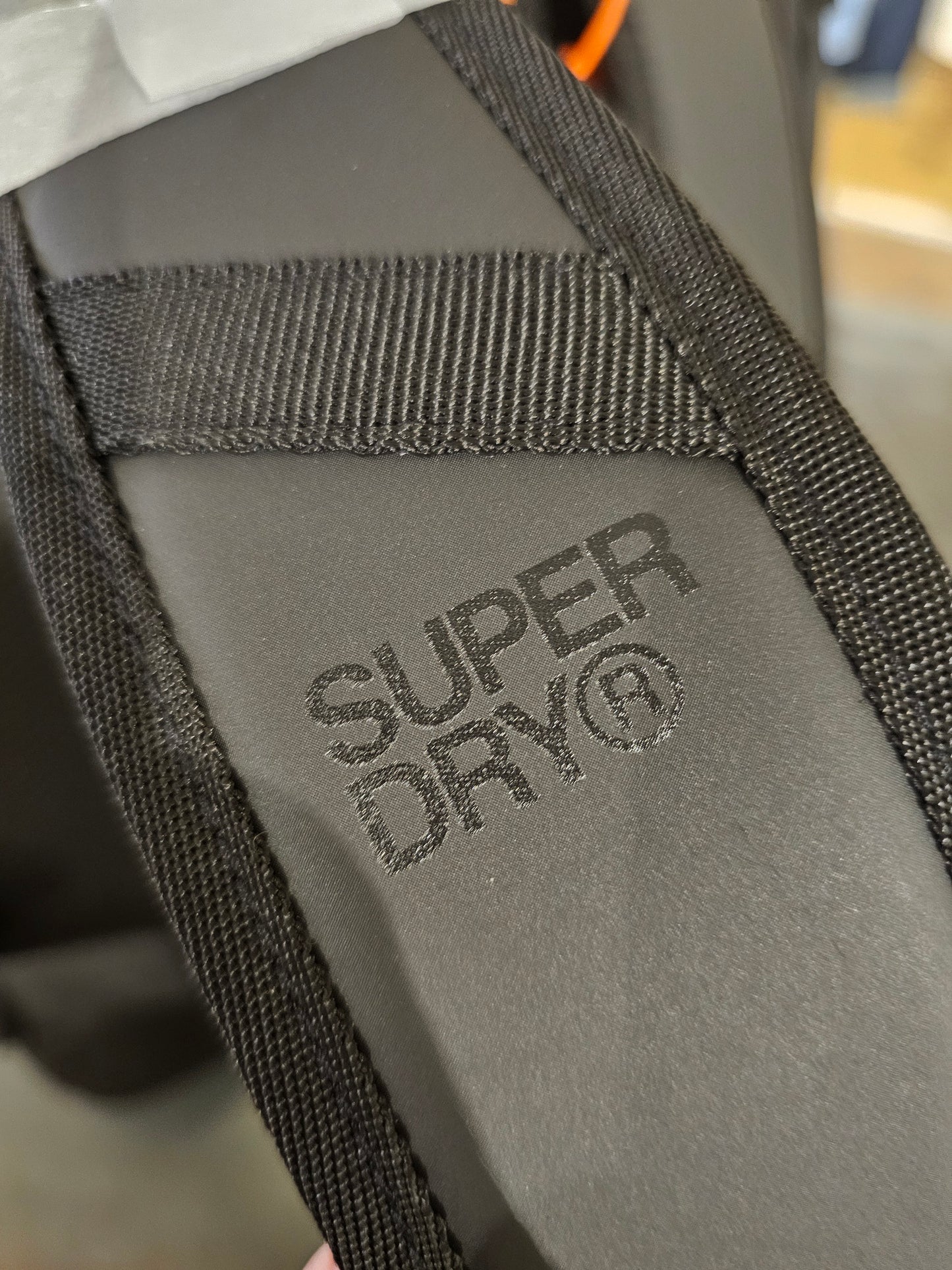 ZAINO PIATTO NERO SUPERDRY