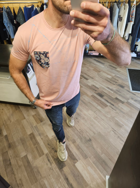 T-SHIRT VERNICE E TASCA