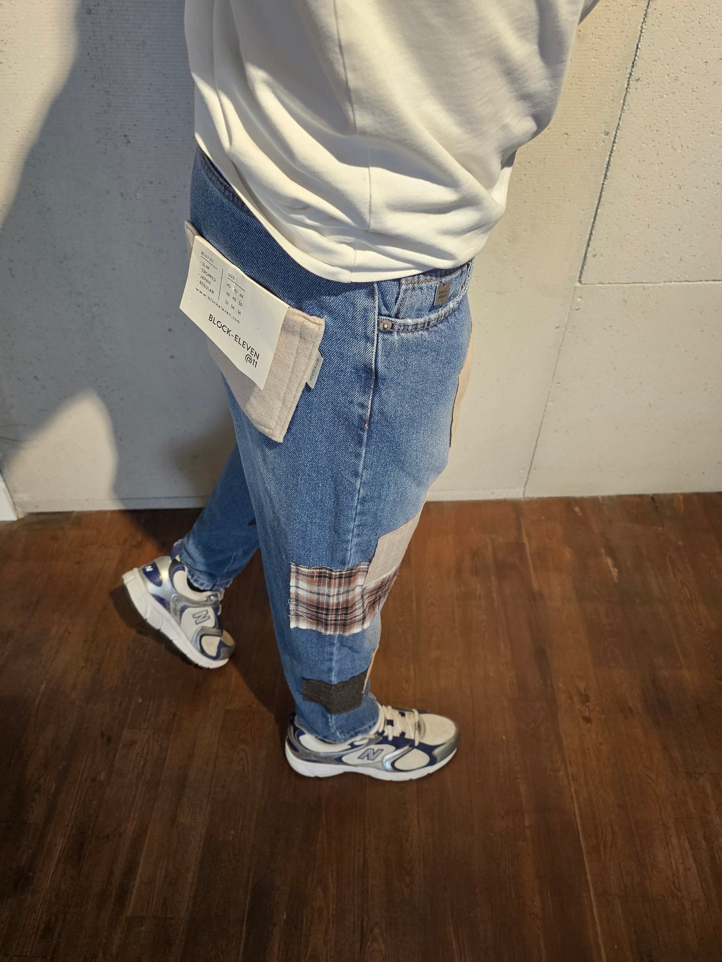 JEANS CROPPED TOPPE CUCITE