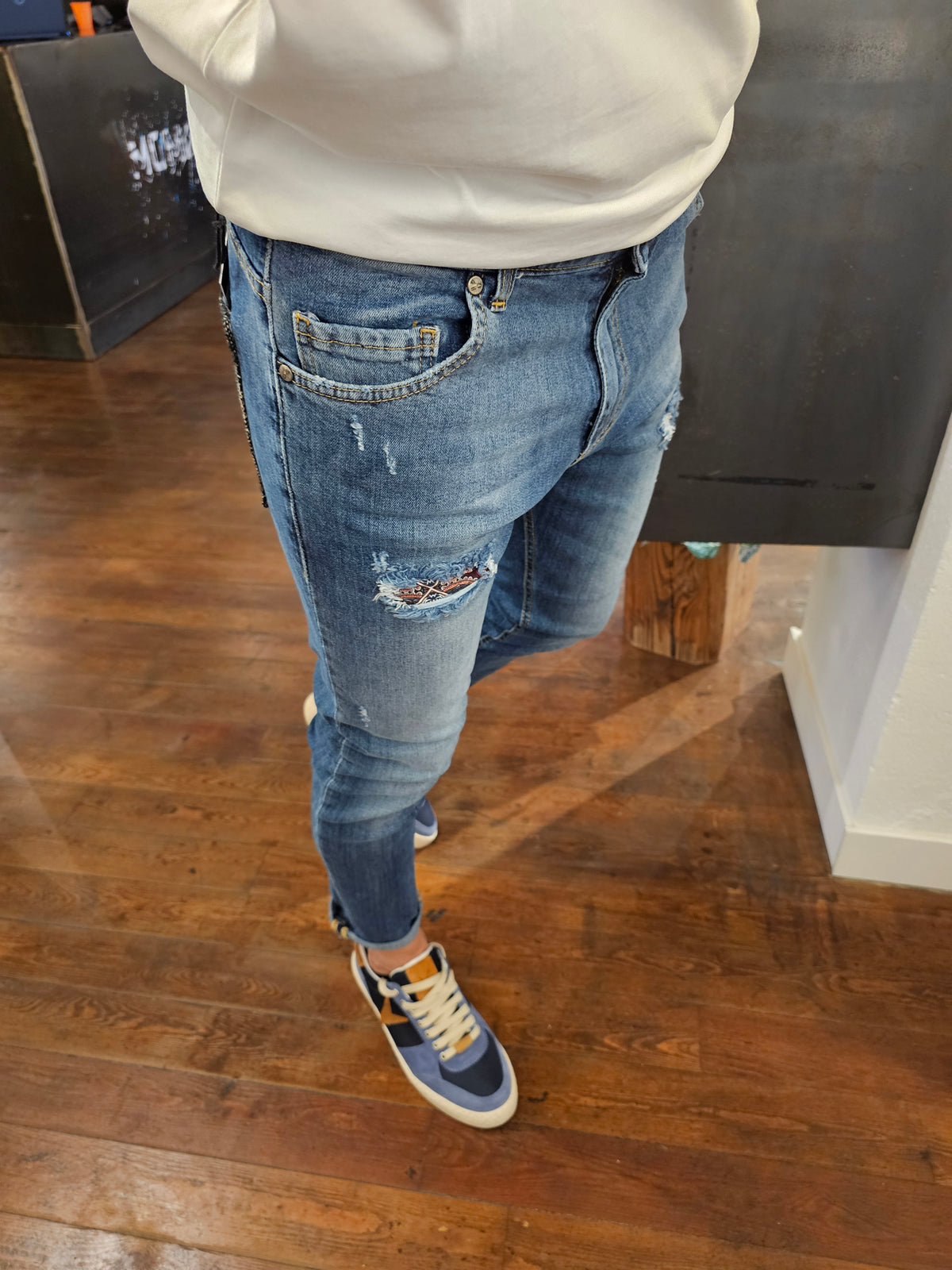JEANS TASCA A CONTRASTO