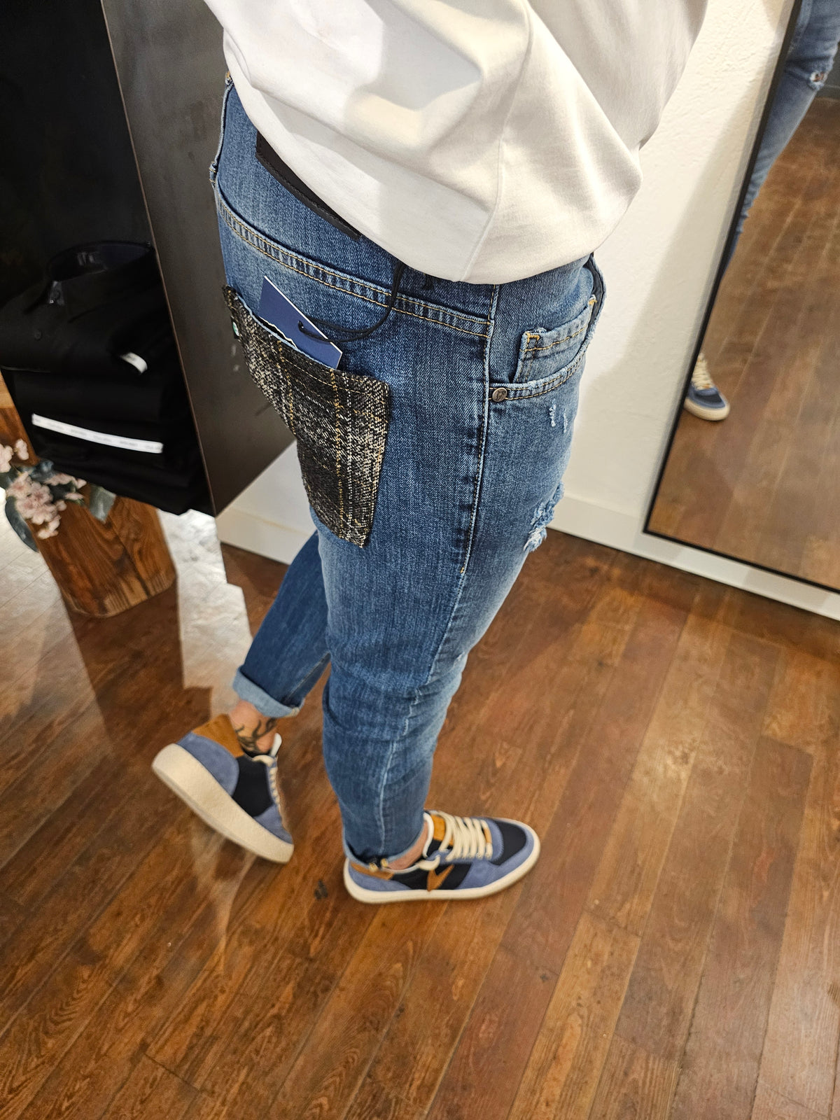 JEANS TASCA A CONTRASTO