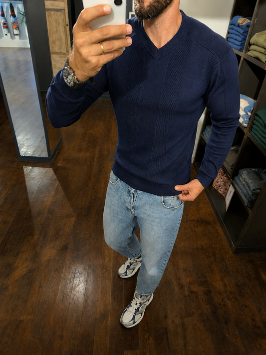 MAGLIA SCOLLO V CON MOTIVO