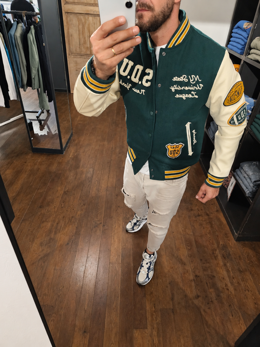 BOMBER COLLEGE CON APPLICAZIONI