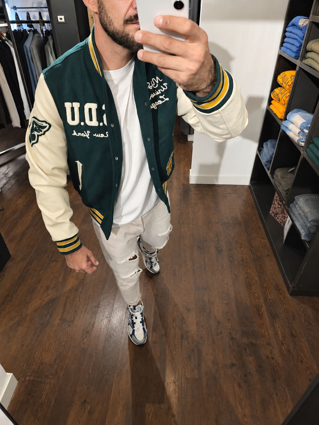 BOMBER COLLEGE CON APPLICAZIONI