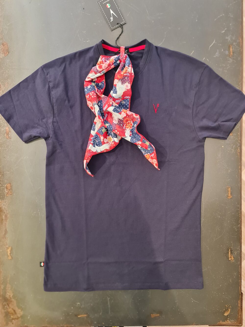 T-SHIRT BLU V2 FOULARD - immagine 3